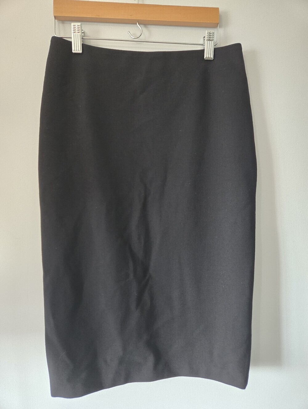 Danier Black Pencil Skirt With Leather Framed Zipper. Size 4